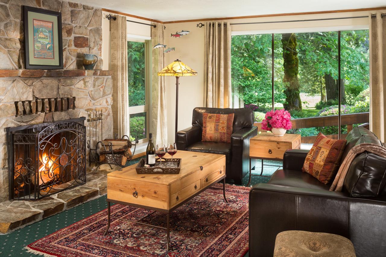 Eagle Rock Lodge Vida Екстериор снимка