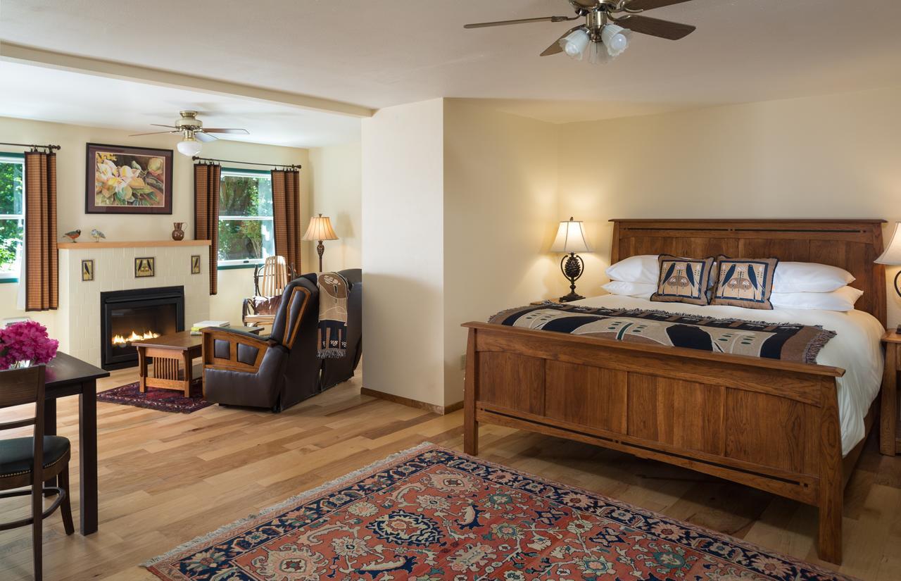 Eagle Rock Lodge Vida Екстериор снимка